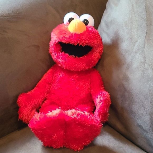 2021 tickliest Tickle Me Elmo - Picture 1 of 3